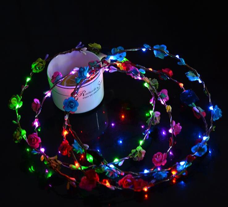 Fournitures de fête Clignotant LED Bandes de cheveux cordes Glow Flower Crown Bandeaux Light Party Rave Floral Hair Garland Lumineux Couronne Décorative SN421