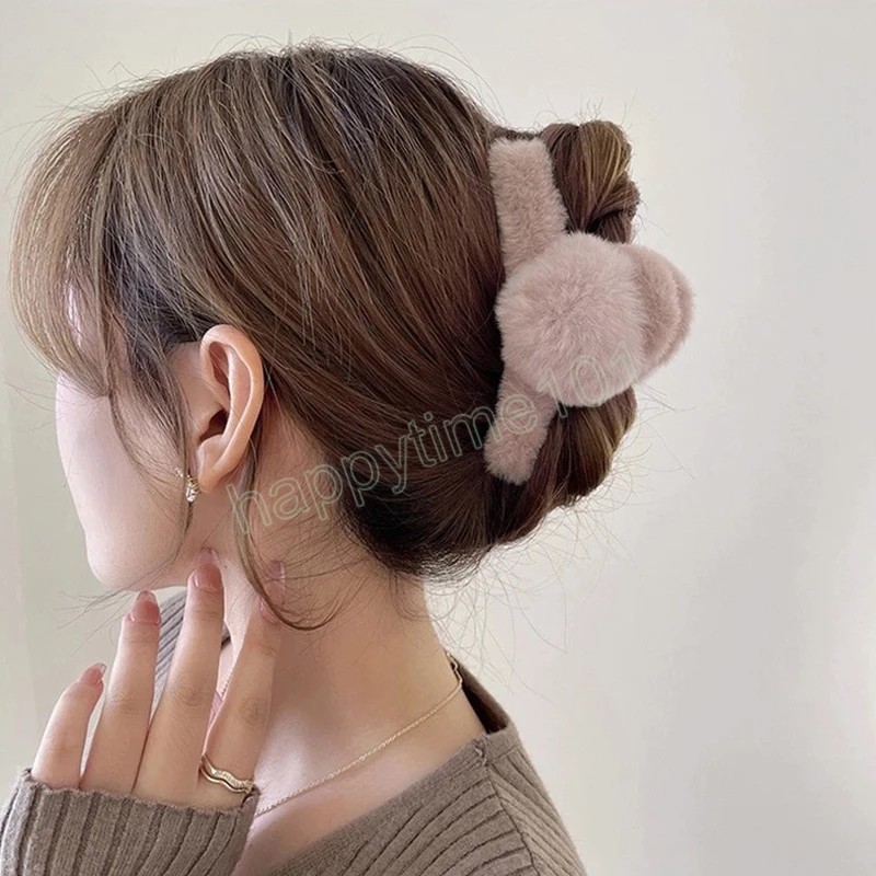 Winter Plush Clamps For Women Girl Cute Large Hairball Hair Claw Solid Color Hairpin Headwear Fashion Hair Accessories