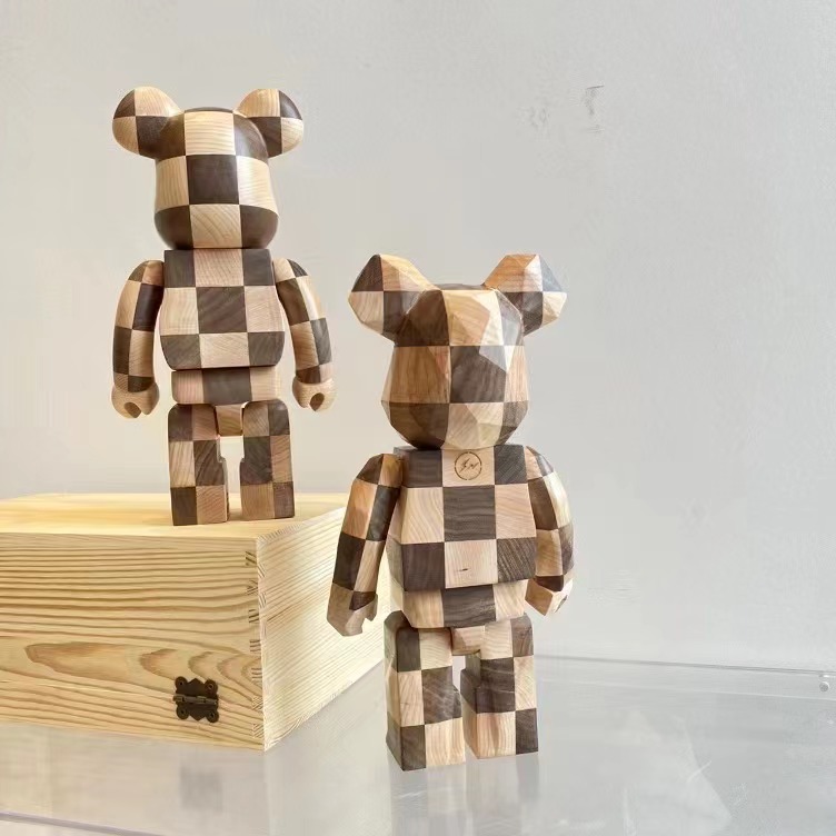 New Spot Game Bear Brick 400% Wood Diamond Chess Checker Caja de madera de gama alta Embalaje Trend Adornos hechos a mano 28CM