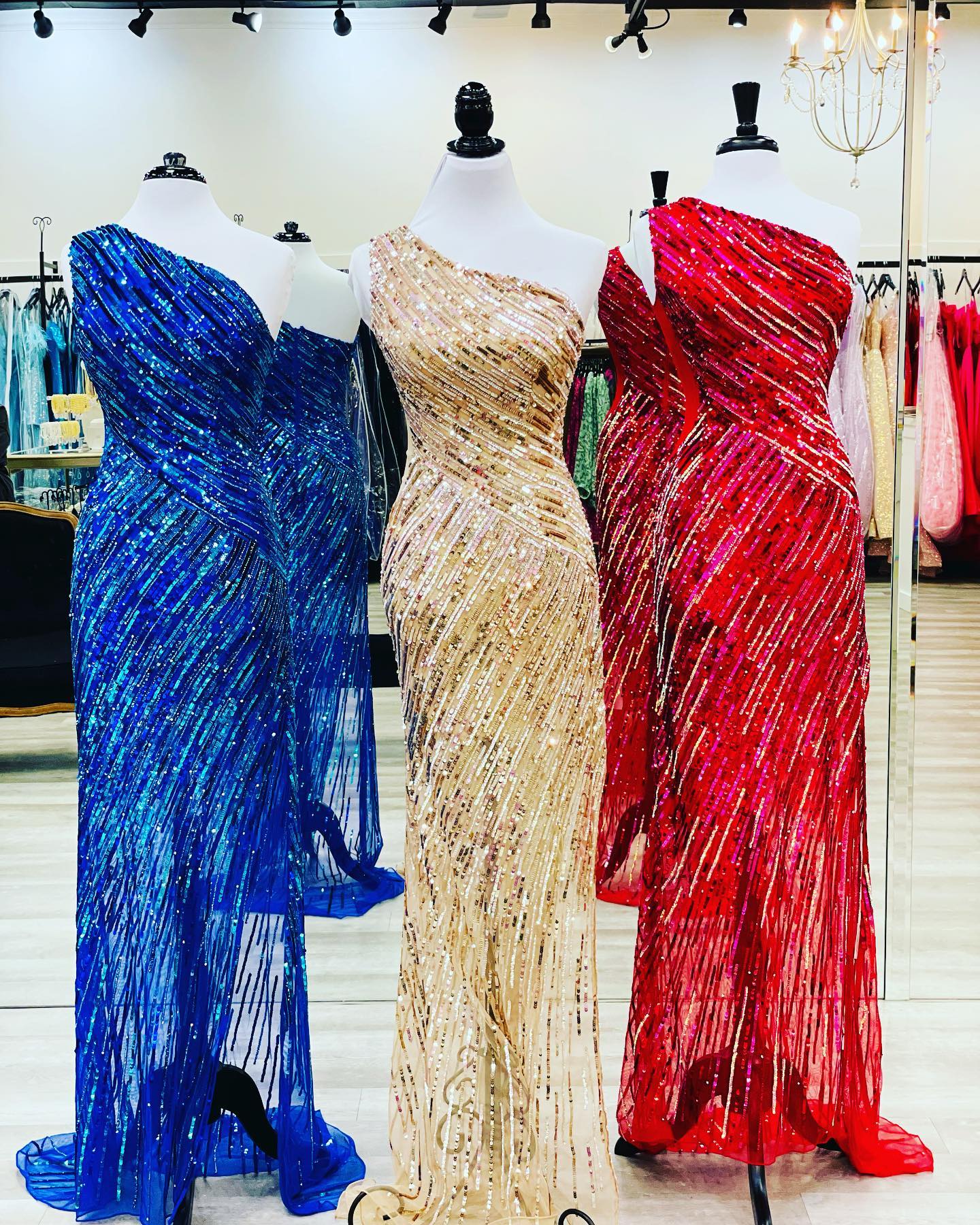Sequin Prom Dress 2023 Overskirt Fitted One-Shoulder Winter Formal Evening Wedding Party Gown Slit Side Pageant Gala Runway Red-Carpet Blue Gold Red Green Gold Design
