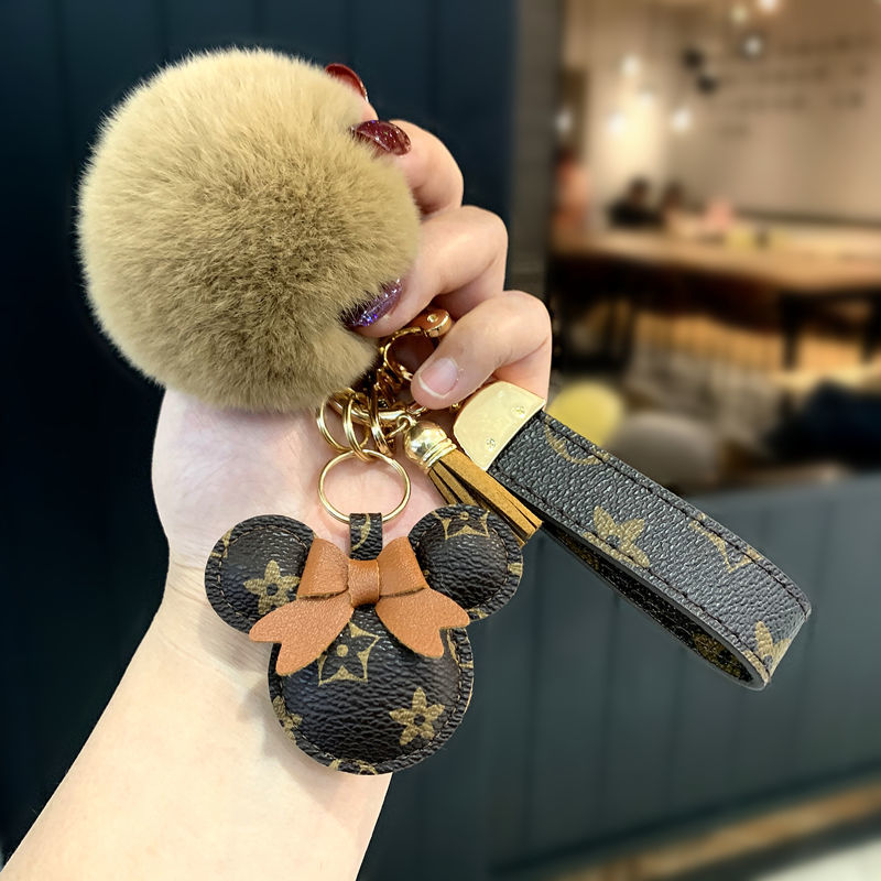 Designer Keychain Bear Head Leather Fur Ball Pendant Key Chain Bow Car Pendant Metal Fashion Personality Creative Cute1260592