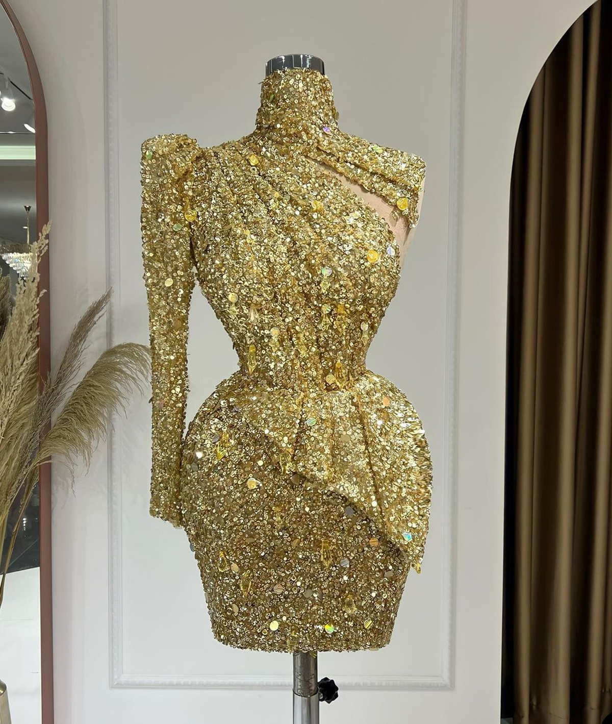 Klassiska Gold Prom Dresses One Shoulder High Neck Party Dresses Beading paljetter Mini Custom Made aftonklänning