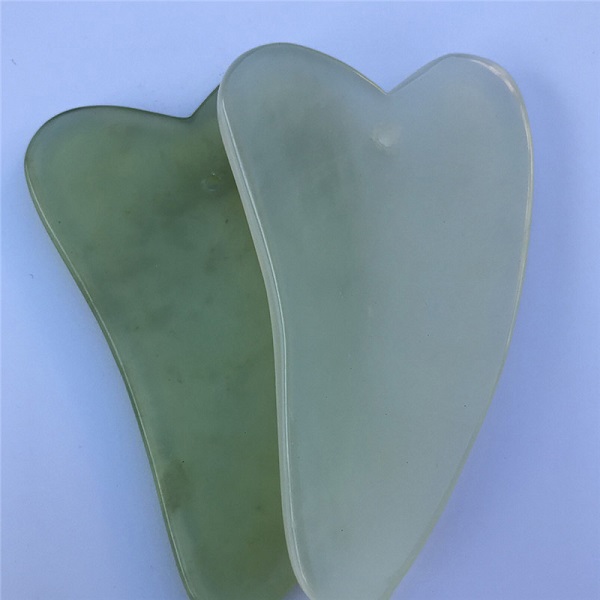 Massaggiatore viso Gua Sha Trattamento viso guasha Strumento di massaggio Tavola raschiare la pietra di giada naturale cinese