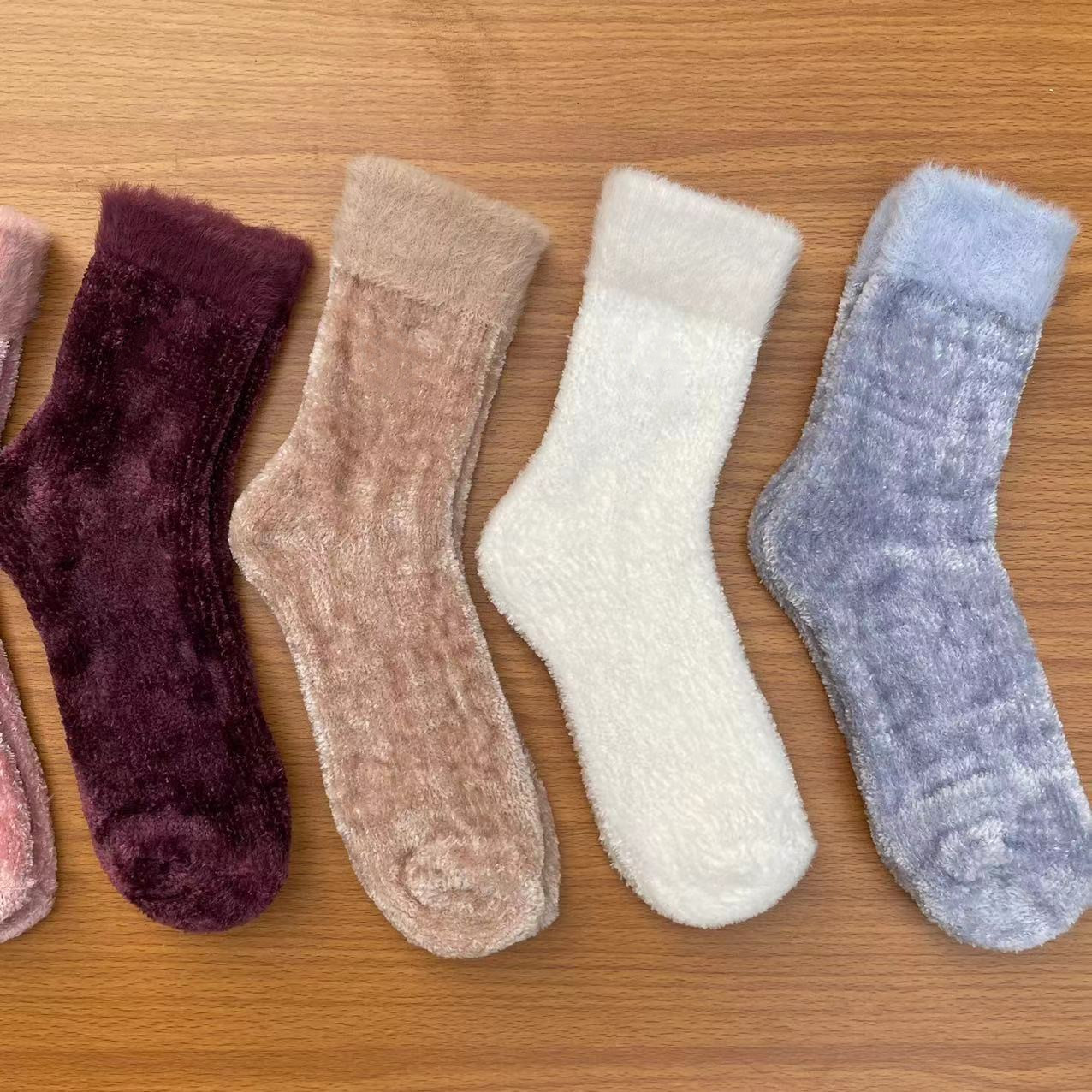 Nouveau saturne broderie Chenille Burr femmes chaussettes polaire doublé chaussette japonais couleur unie épais regroupement chaussettes décontracté hiver