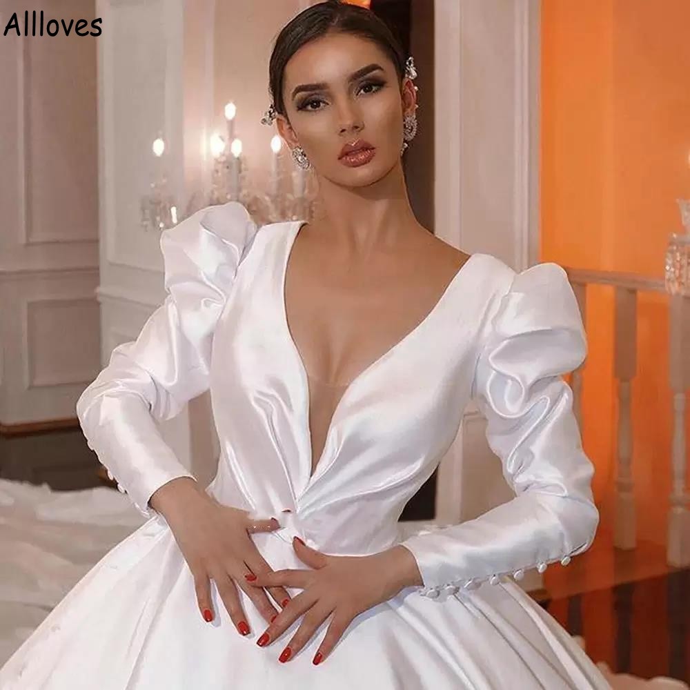 Plunging V Neck Ball Gown Bröllopsklänningar med långa ärmar Underbara satin Saudiarabien Dubai brudklänningar Kapell Tåg modern formell kyrkprinsessklänning CL1566