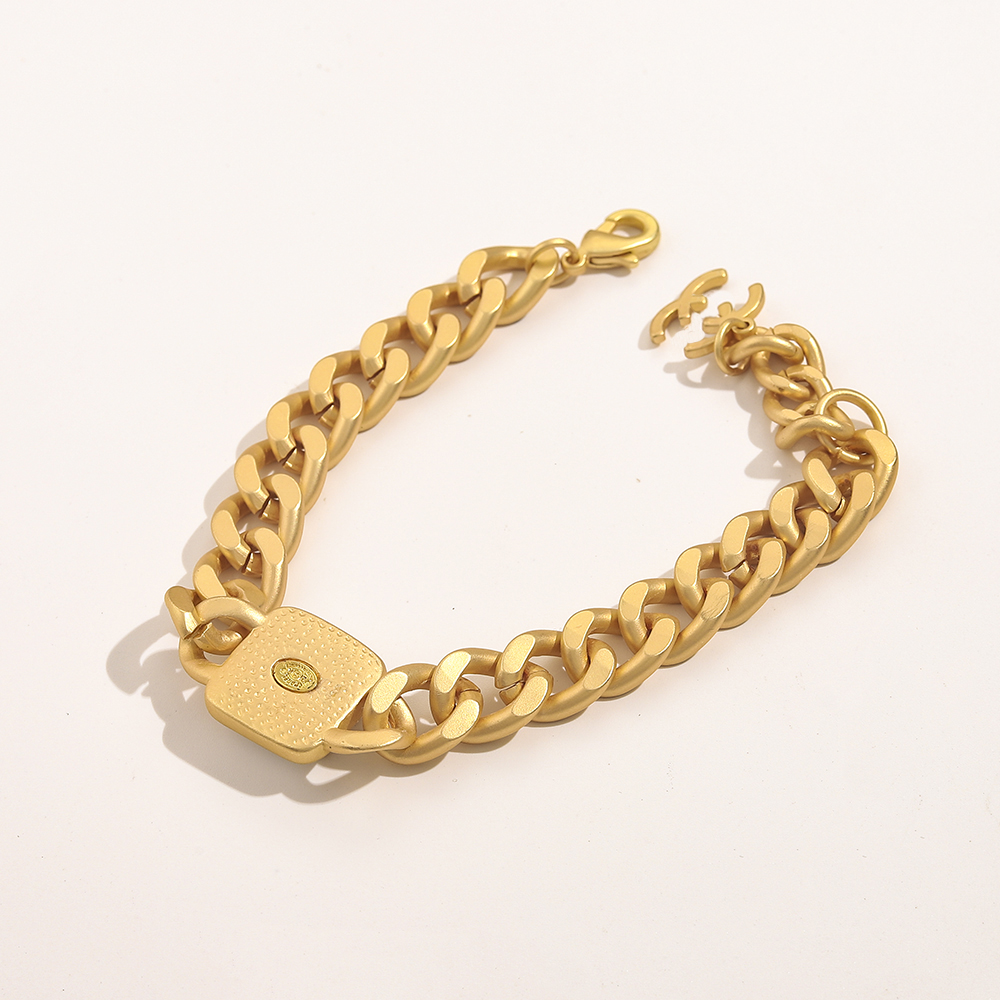 Braccialetti con timbri in acciaio Bracciale a catena di marca di lusso Bracciale da donna con cerchio d'amore Bracciale in oro 18 carati Gioielli di design famosi Acces266P