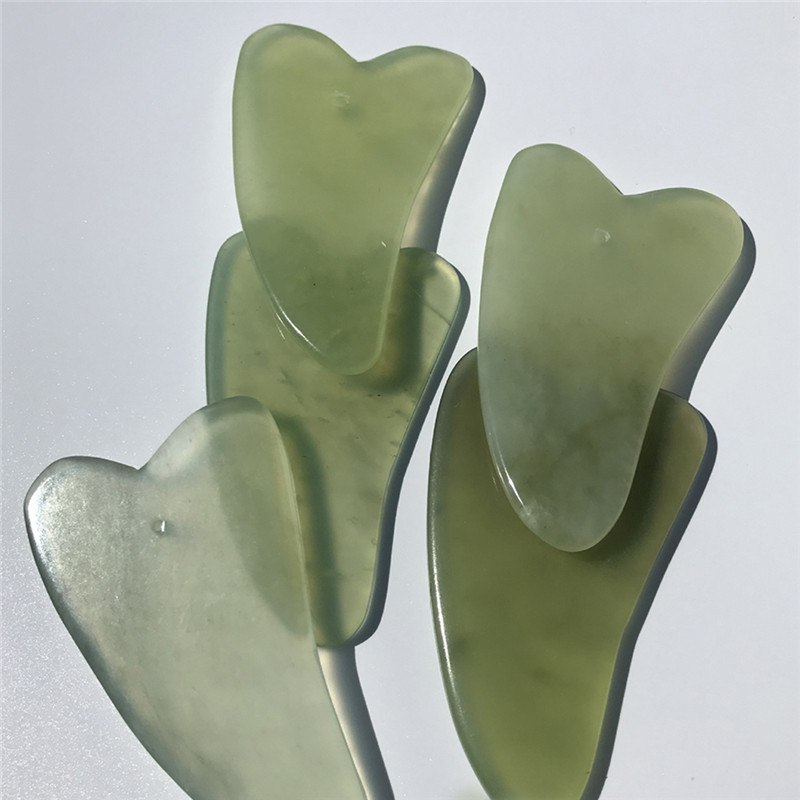 Massaggiatore viso Gua Sha Trattamento viso guasha Strumento di massaggio Tavola raschiare la pietra di giada naturale cinese