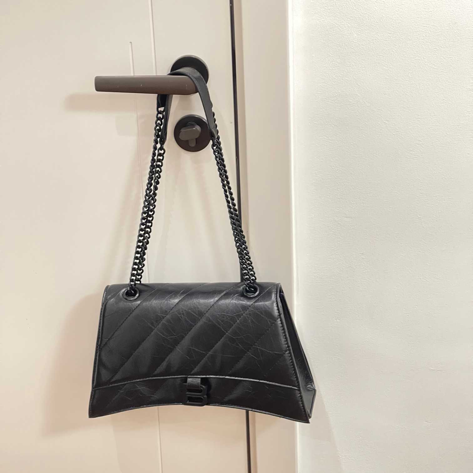 Sacs à bandoulière de créateurs de luxe pour femmes 2023 Nouvelle mode Sac de messager de sablier de grande capacité Chaîne texturée Sac à bandoulière en cuir de cire d'huile Ventes directes d'usine