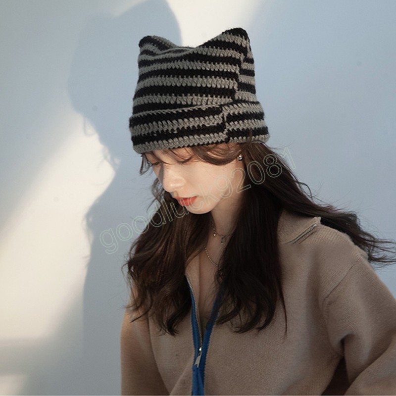 Stylowy spiczasty kapelusz pullover urocze kotki Casual cieplejsze maska ​​japońska mała diabelska dzianina czapka