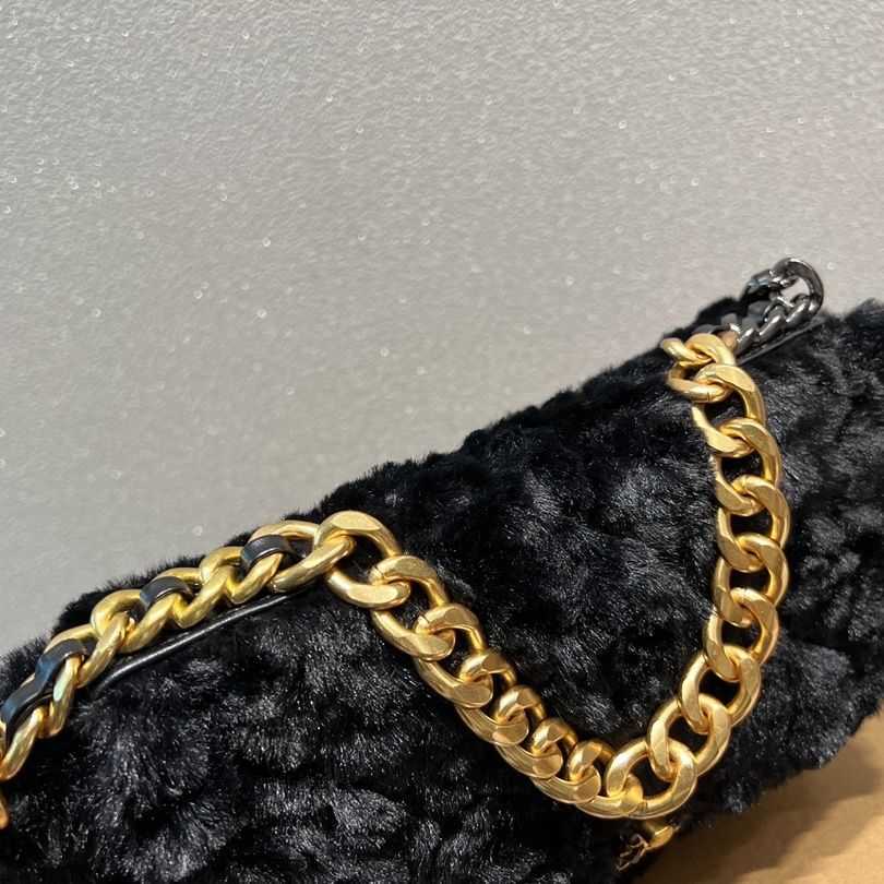 Woman Luxury Designer Hand Bill Shoulder Bags 2023 New Fashion Texture Fluffy Wool Envelope Multifunctional Portable Handbags Factory Direct Sales