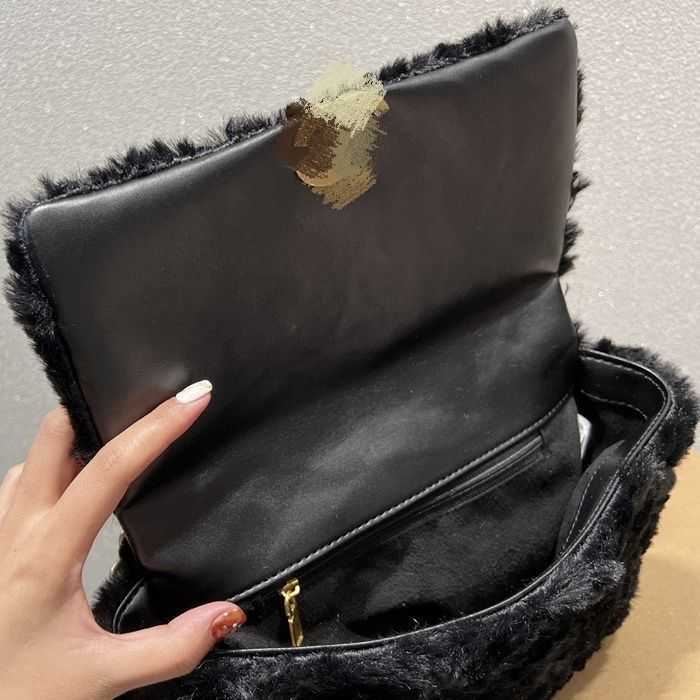 Woman Luxury Designer Hand Bill Shoulder Bags 2023 New Fashion Texture Fluffy Wool Envelope Multifunctional Portable Handbags Factory Direct Sales