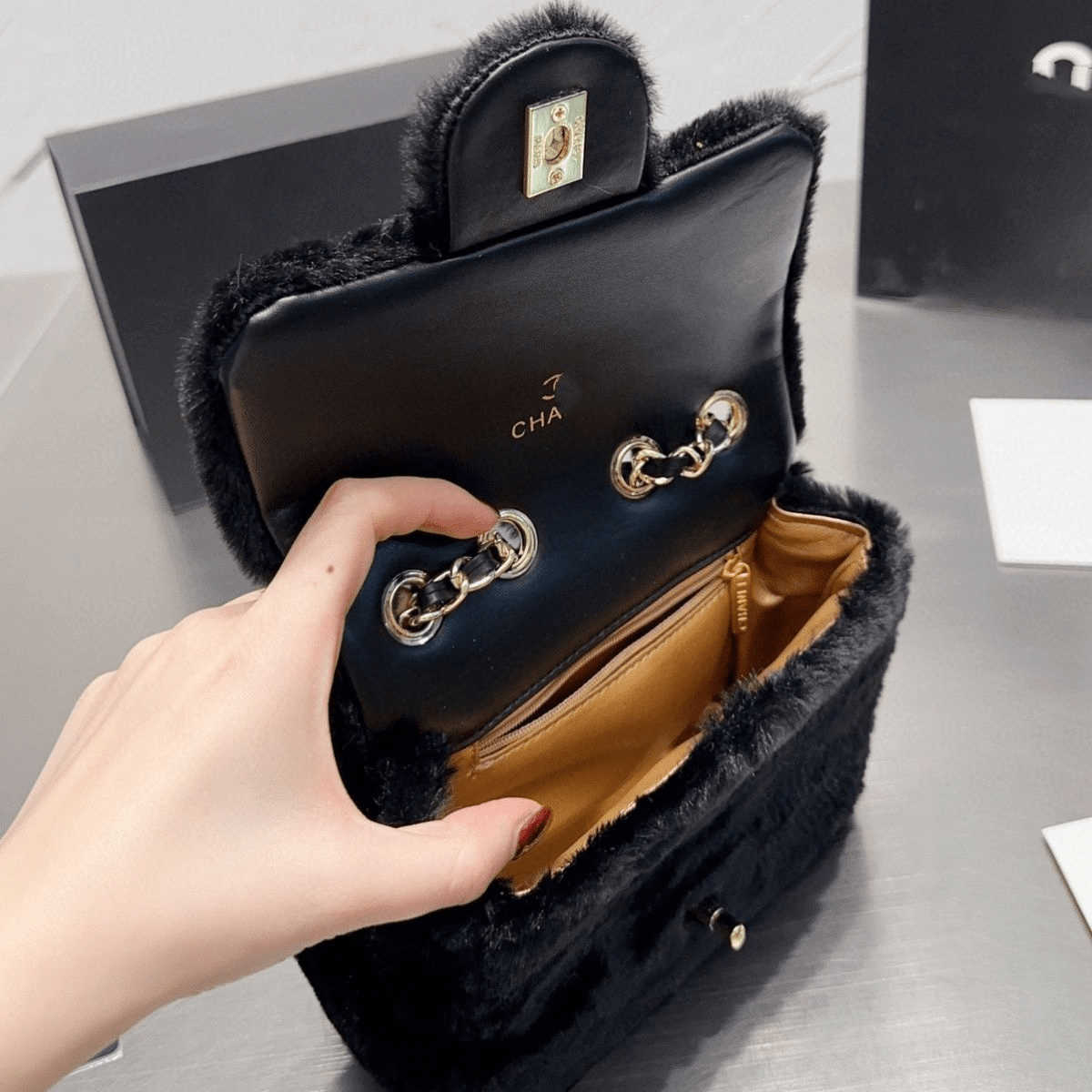 Women's Luxury Designer Shoulder Bags 2023 New Fashion Wool Messenger Bag Texture Chain Shoulders Strap Every Single Shoulder Crossbody Bag Factory Direct Sales