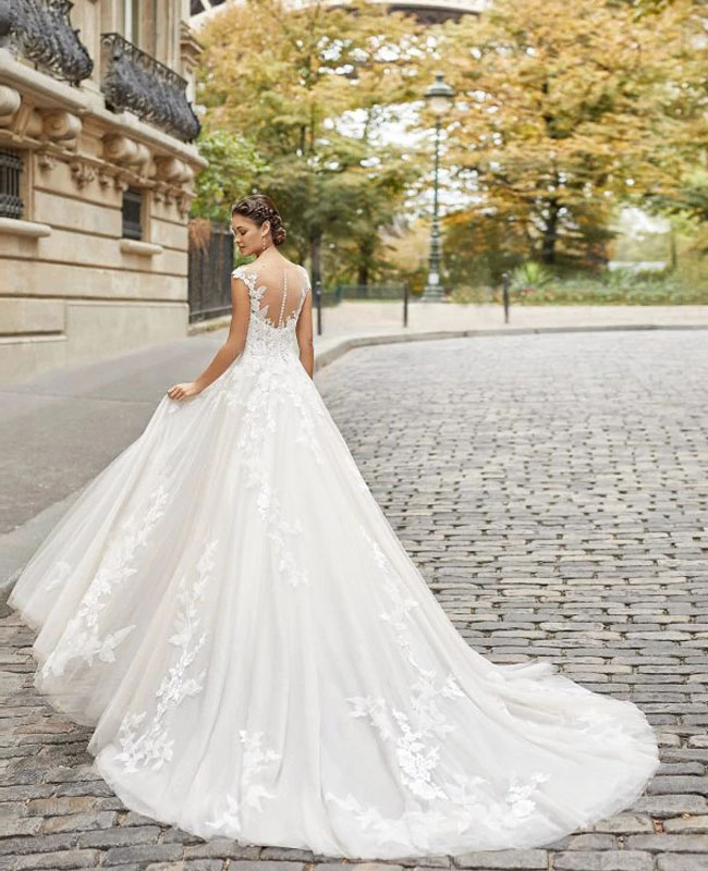 Robes de mariée élégantes A-ligne Bateau décolleté dentelle appliques mancherons robes de mariée 2022