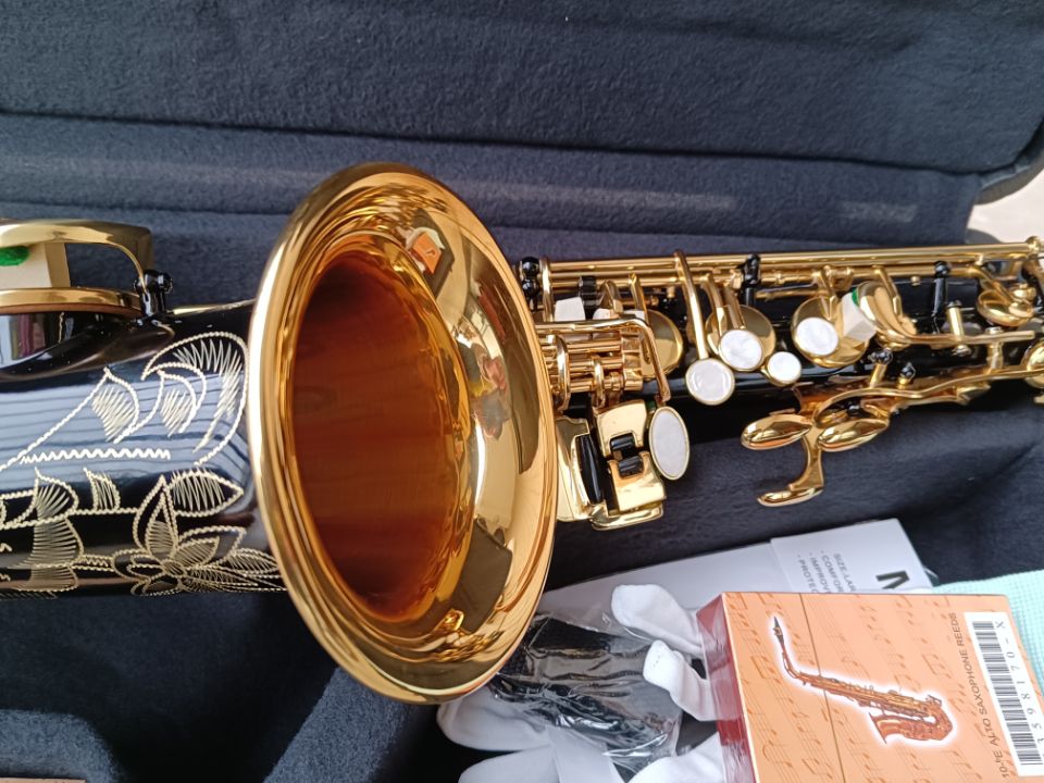 Japan brandneues schwarzes YAS-82Z Altsaxophon E-Flat vergoldeter Schlüssel Professionelles Saxophon mit Mundstück Ledertasche und Zubehör Musikinstrument