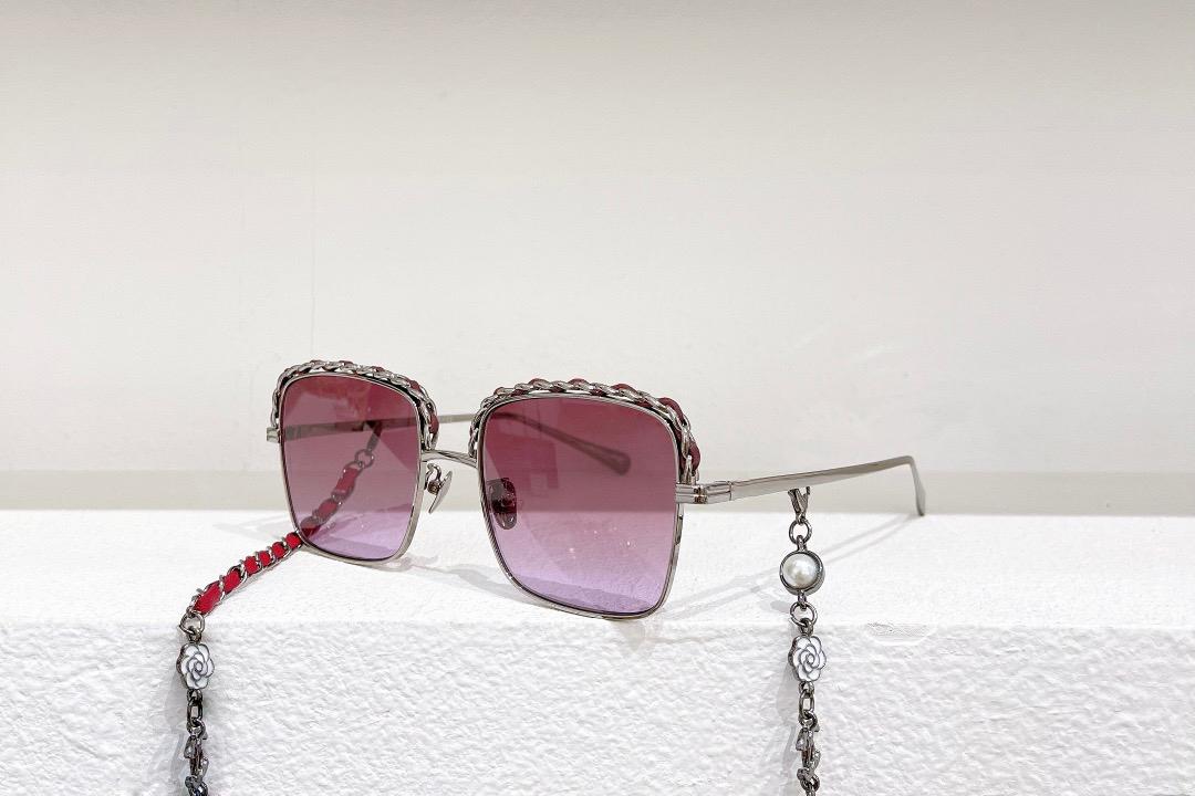مصمم الأزياء النسائية النظارات الشمسية إطارات للنساء نظارات الشمس نمط 2206 التفاصيل الجميلة مع سلسلة كاميليا تزين إطار مربع الأطباق نظارات حرفة ثقيلة