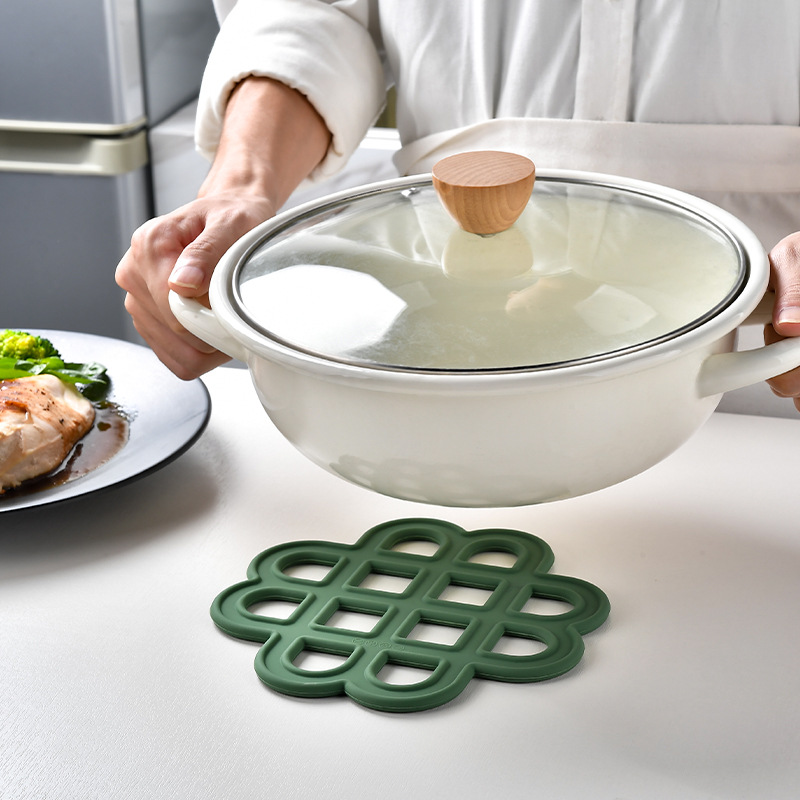 Supports de tapis de pot de dessous de plat noués en silicone de Chine pour les tampons de casserole et de pot chauds Tapis de comptoir résistants à la chaleur Tables Sets de table Dessous de verre