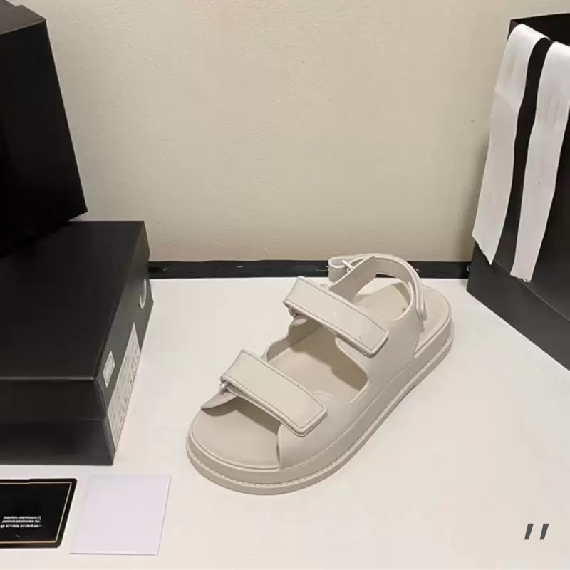 Designer C Slides Sandalen Flache Ferse Echtes Leder für Frauen Sommer Luxusmode Soft Party Bankett Slide Hausschuhe Schuhe Größe 35-40