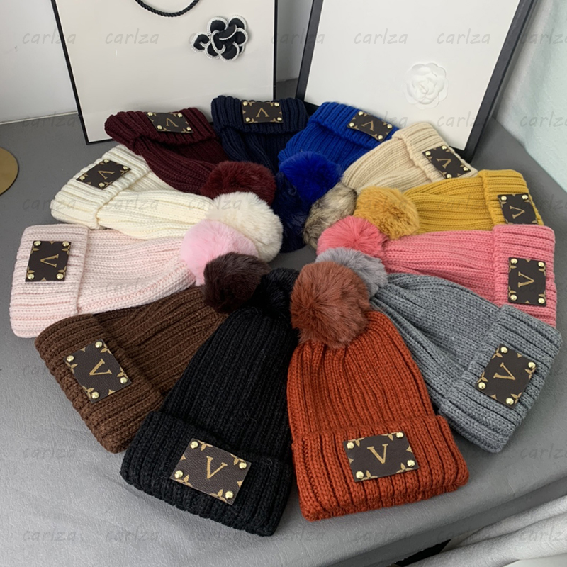 Designer Beanie Flower Label Hoeden Luxe Gebreide Harige Bal Hoed Mode Roze Katoenen Mutsen Voor Dames Warme V Caps Zachte Motorkap 12 257N