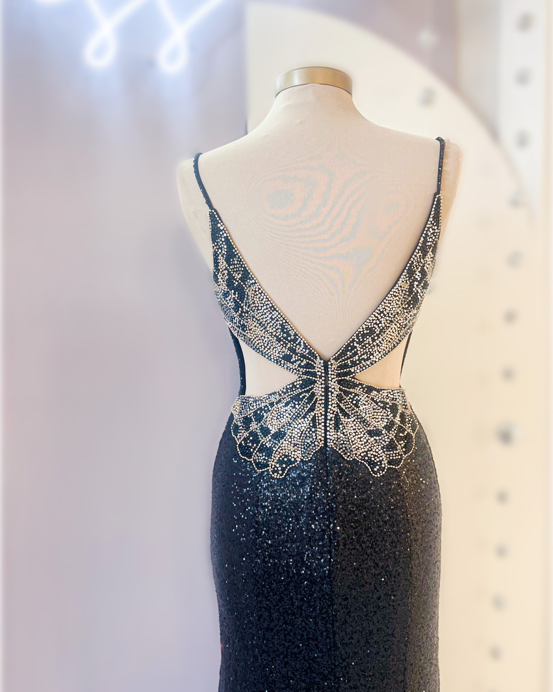 Sekinowa sukienka na studniówkę 2023 SLIT STRIT STRITED Crystals Butterfly zima formalna wieczór przyjęcia weselny suknia.