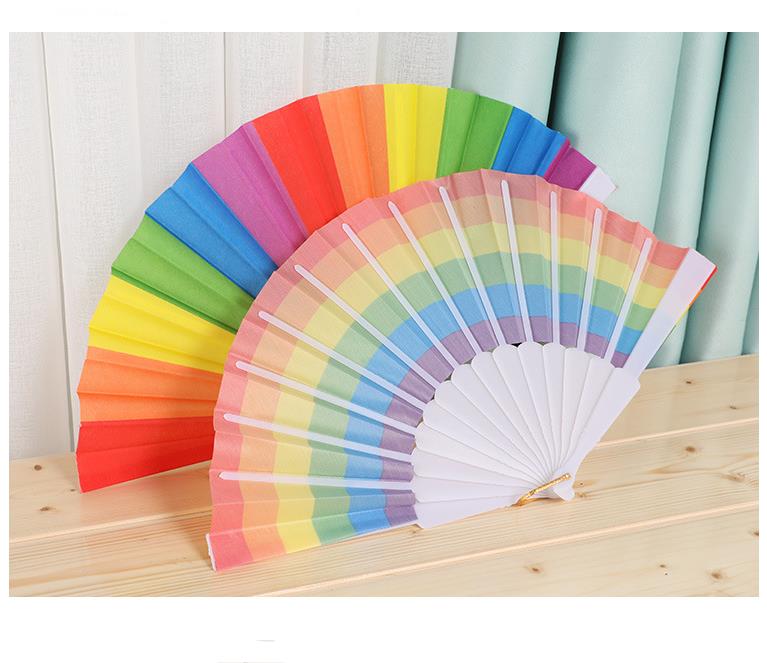 Składane tęczowe wachlarz Rainbow druk rzemieślniczy dekoracja dekoracji festiwalu domowe dekoracje festiwalowe plastikowe ręce fani tańca prezenty sn469
