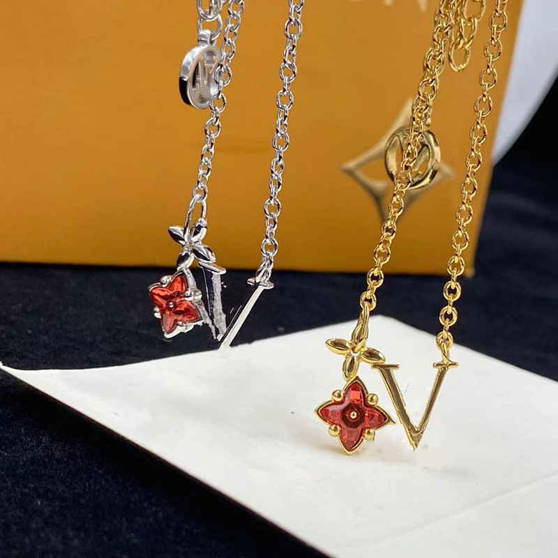 With BOX Classic Red Flower Designers Pendant Necklaces Gold Silver Women Letter Necklace Quality Gold Cross Pendants Part Holiday3011980