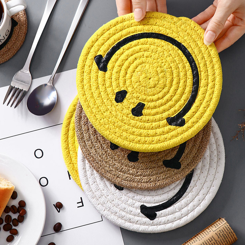 Fil de coton Coaster Tapis de tresse à la main Tapis de tasse résistant à la chaleur Mignon Smiley Napperons antidérapants Tablemat Accessoires de cuisine CPA4504 SS1210