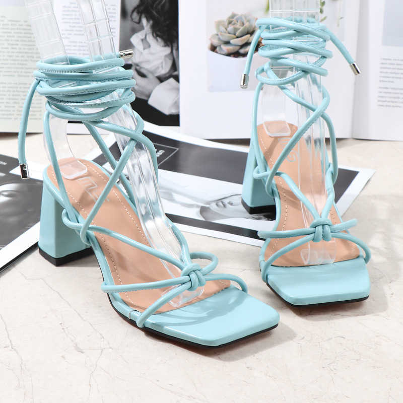 Sandalen 2022 Zomer Vrouwen Sandalen Hakken Lace Up Square teen Block Hakken Sexy blauwe zwarte gladiator Enkle -riem hakken voor vrouwen T221209