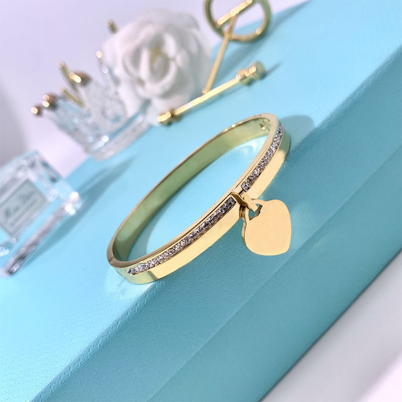 Top designer bracelets bangles cable womens diamond bangle 18k gold plated love heart bracelet single row diamonds stainless steel312r