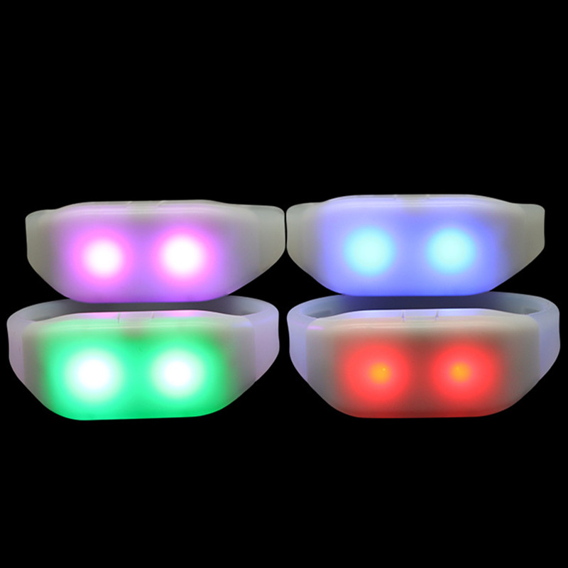 Articles de fête LED Bracelets en silicone 6 couleurs changeantes avec 21 interrupteurs à clé 8 zones 400 mètres Télécommande Flash Light Bracelets lumineux pour les clubs Concerts Prom