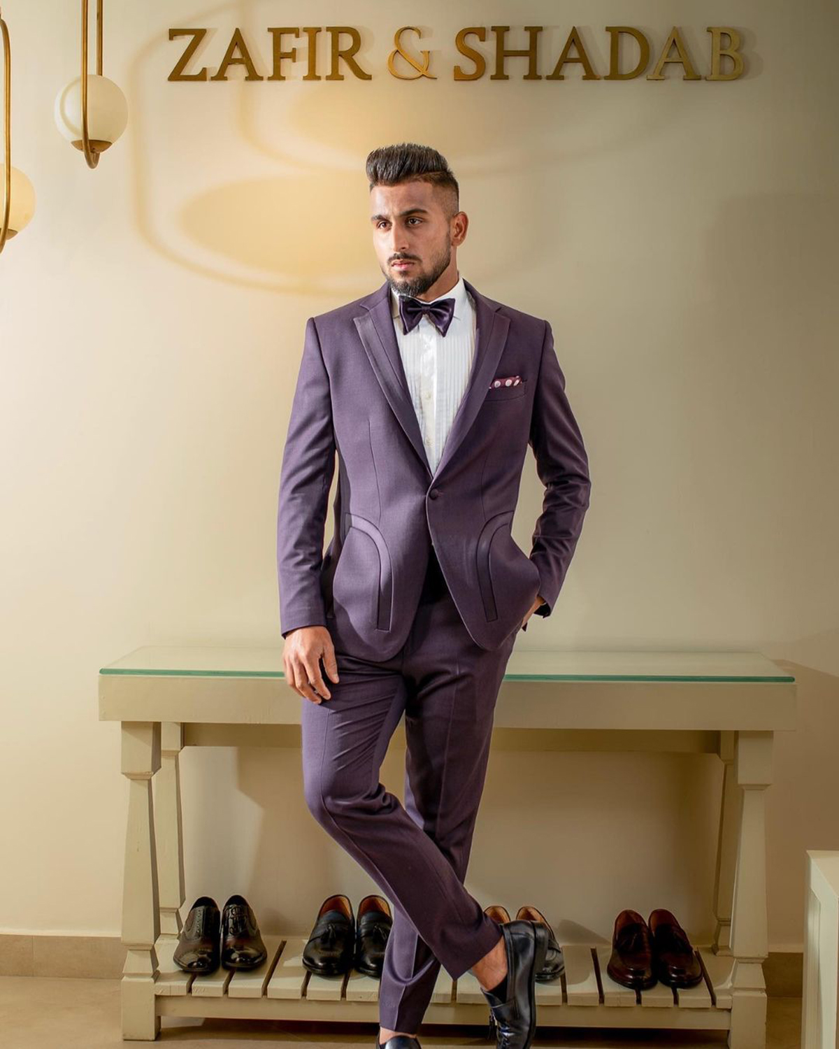 Deux Pièces Beau Tuxedos De Mariage Hommes Costume Couleur Unie Conception Unique Poches Extérieures Un Bouton Moderne Formel Ajustement Personnalisé Peaket Revers Casual Toutes Les Saisons