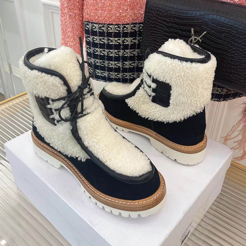 2023 designer de luxo peludo tornozelo botas mulheres moda outono inverno emendado lã proteção fria sapatos casuais senhora vintage arco triunfal fundo grosso martin botas