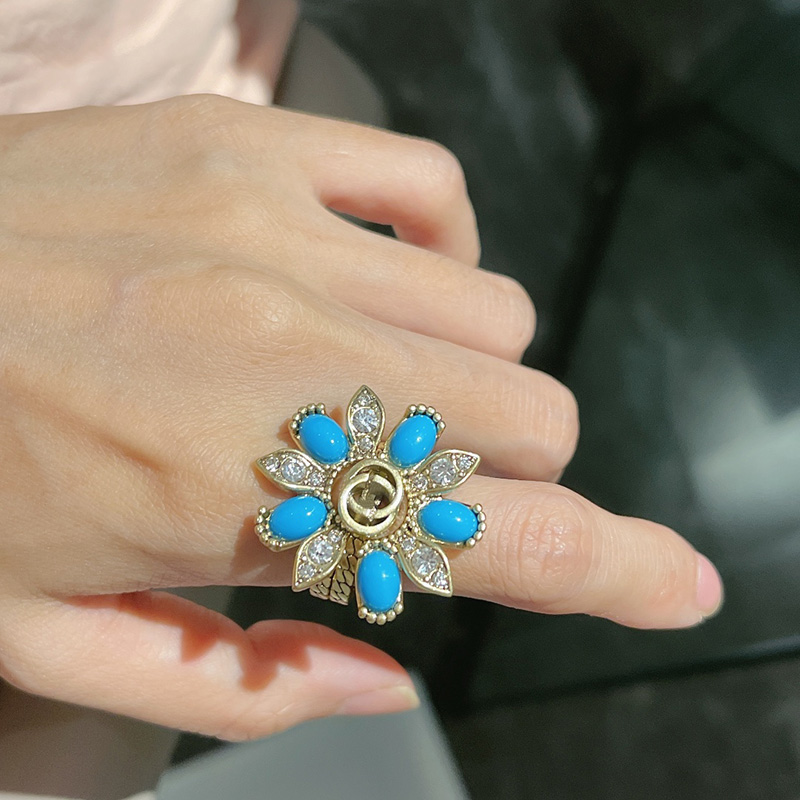 Luxury designer ring woman ring fashion vintage classic style floral design gift give social party applicable beautiful good