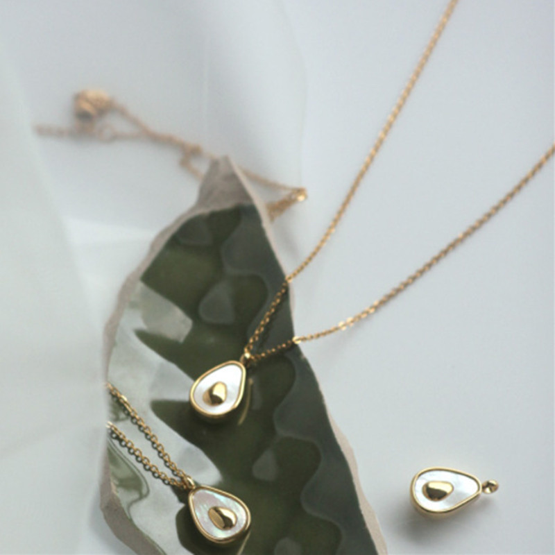 S￶t 316l Titanium Steel Avocado Shell Designer Halsband Kvinna 18K Guldpl￤terad l￤nkkedja Choker Womens Pendant Halsband f￶r Teen Girls Fashion Jewelry Gift