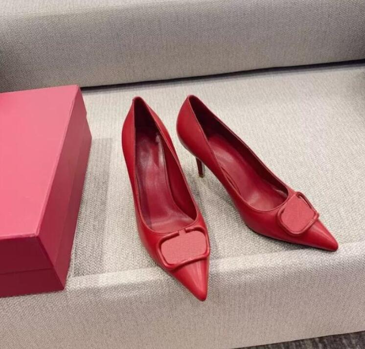 Designer metall lyxkl￤nning skor sp￤nnskor kvinna ￤kta l￤der h￶ga klackar pumpar taconer spetsiga t￥ stilettos sexiga damer br￶llopssko