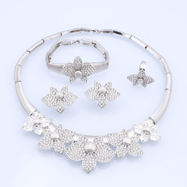 Kvinnors guldpl￤terade smycken set modeblomma form smycken halsband ￶rh￤ngen armband ring f￶r br￶llopsfest