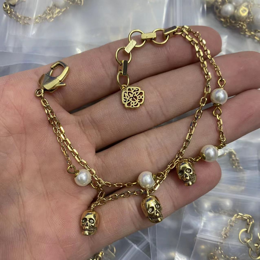 Cadena de doble capa, pulseras con colgante de calavera de perlas, esqueleto de calavera de oro y plata, brazalete lujoso de amor eterno para mujer MEB1K07250o