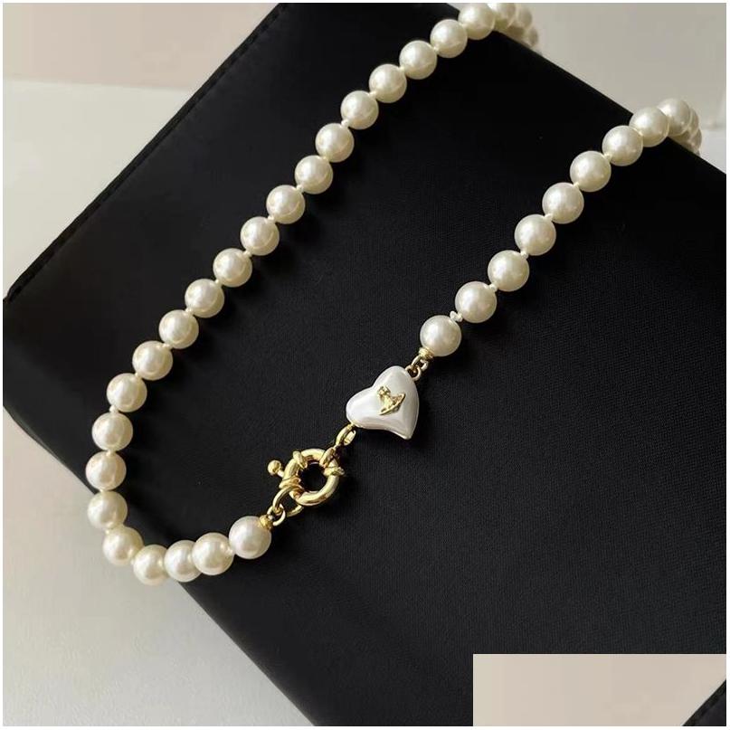 Chokers Famous British Designer Pearl Necklace Choker Chain Letterv Pendant 18K Gold Plated 925 Sier Titanium Jewelry For Women Me334u