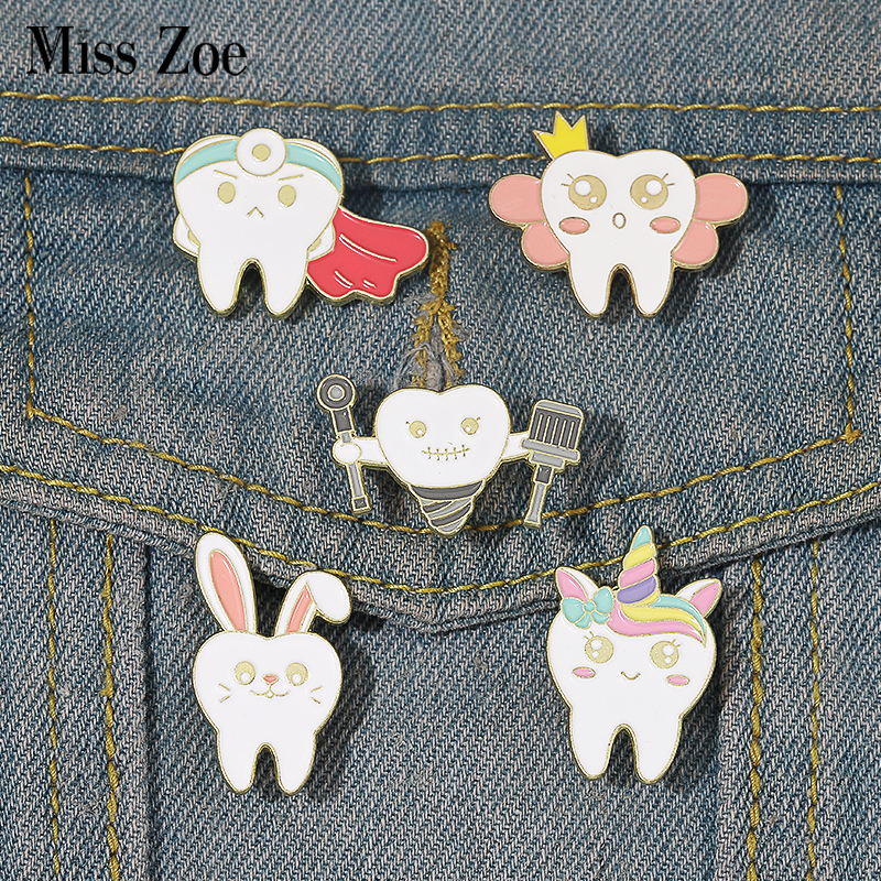Lovely Rabbit Tooth Enamel Pins Maintain Oral Health Brooches Lapel Badges Nursing Implant Jewelry Gift For Dentist Doctor