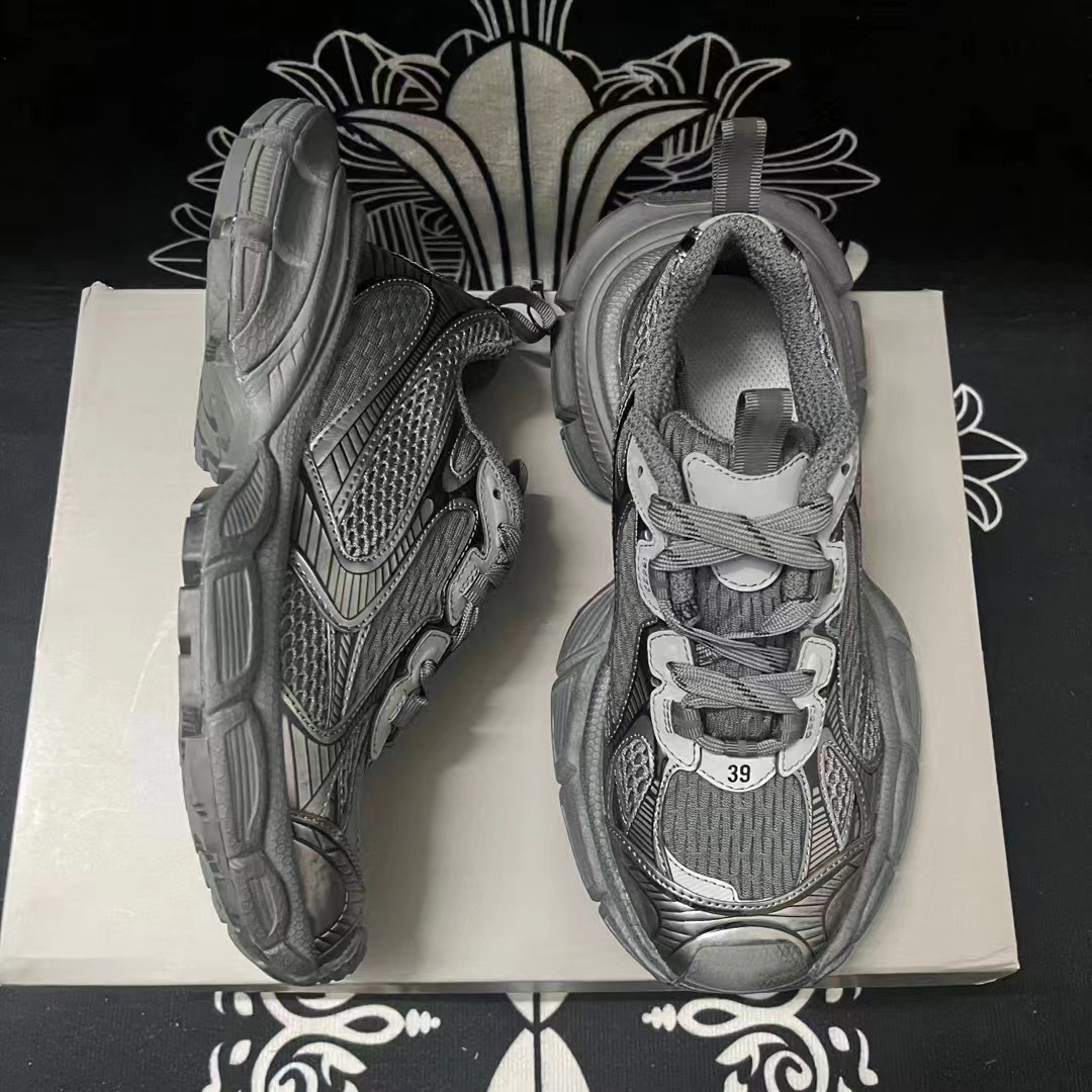 Early Spring Latest Popular running shoes men women 3XL Sneaker Couple Sports Daddy Shoe black white Designer 9.0 Breathable mesh Dad Mens woman Trainer Sneakers