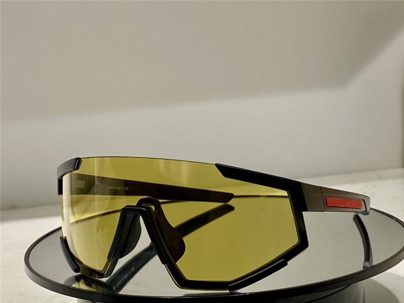 Grandes óculos de sol ativos envolventes SPS04W óculos de proteção uv400 generosos e de estilo avant-garde ao ar livre