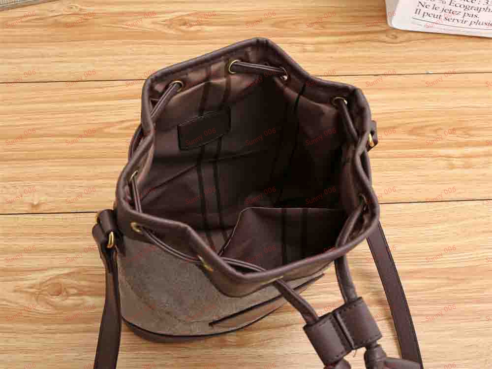 High Quality Bucket Bag Niche Designer Bag Popular New One Shoulder Crossbody Bags Luxury Fashionable Atmosphere Hand Handle Tote