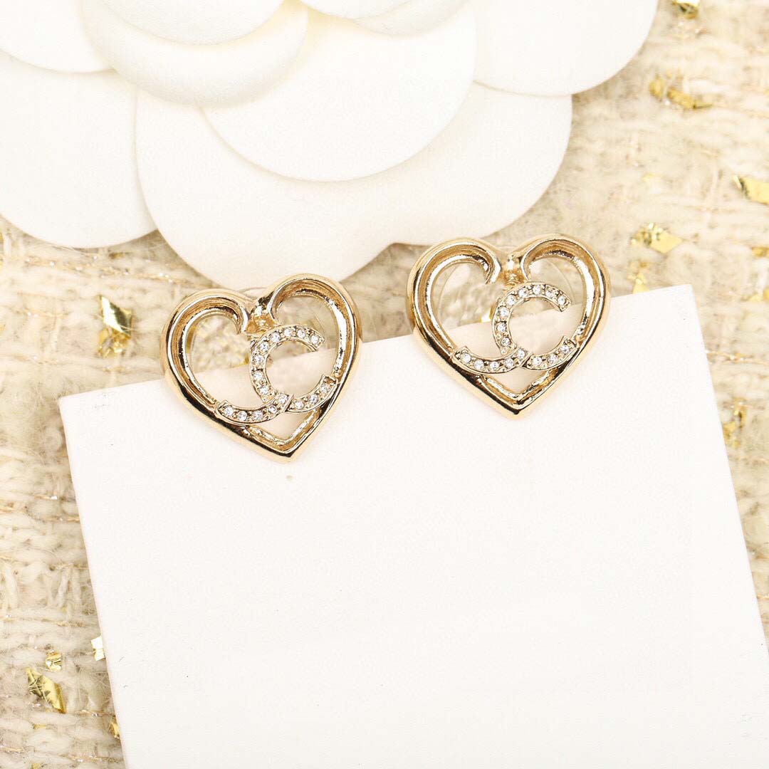 2023 Luxury quality Charm small heart shape stud earring with diamond in 18k gold plated have box stamp PS7421A237I