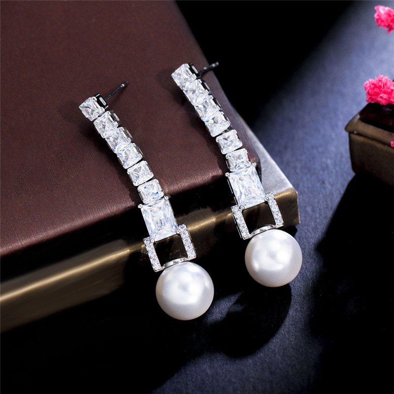 Luxury Long Stud Charm Diamond Designer Earring for Woman Jewelry White Imitation Pearl AAA Cubic Zirconia Copper Silver Bridal Earrings for Wedding Engagement