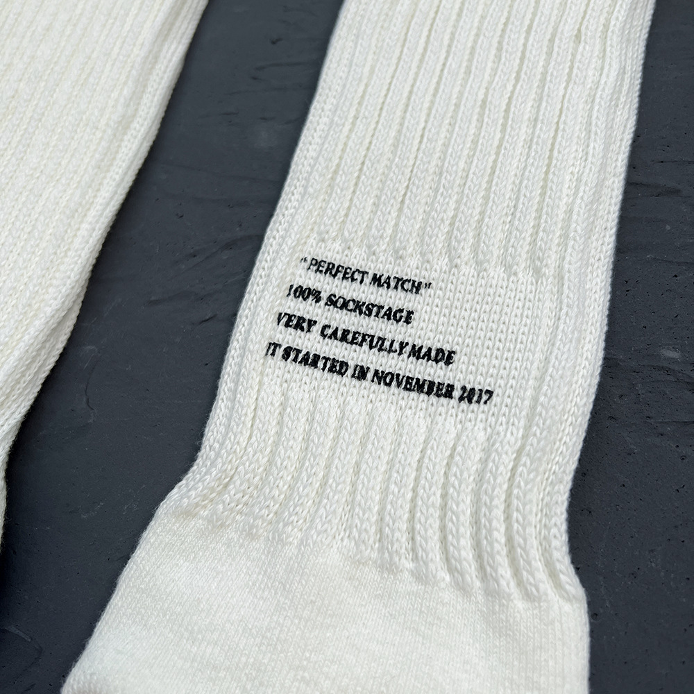 2023ss Beige Schwarz Stickerei Socken Männer Frauen 100 % Baumwolle Socken Mode Vier Jahreszeiten