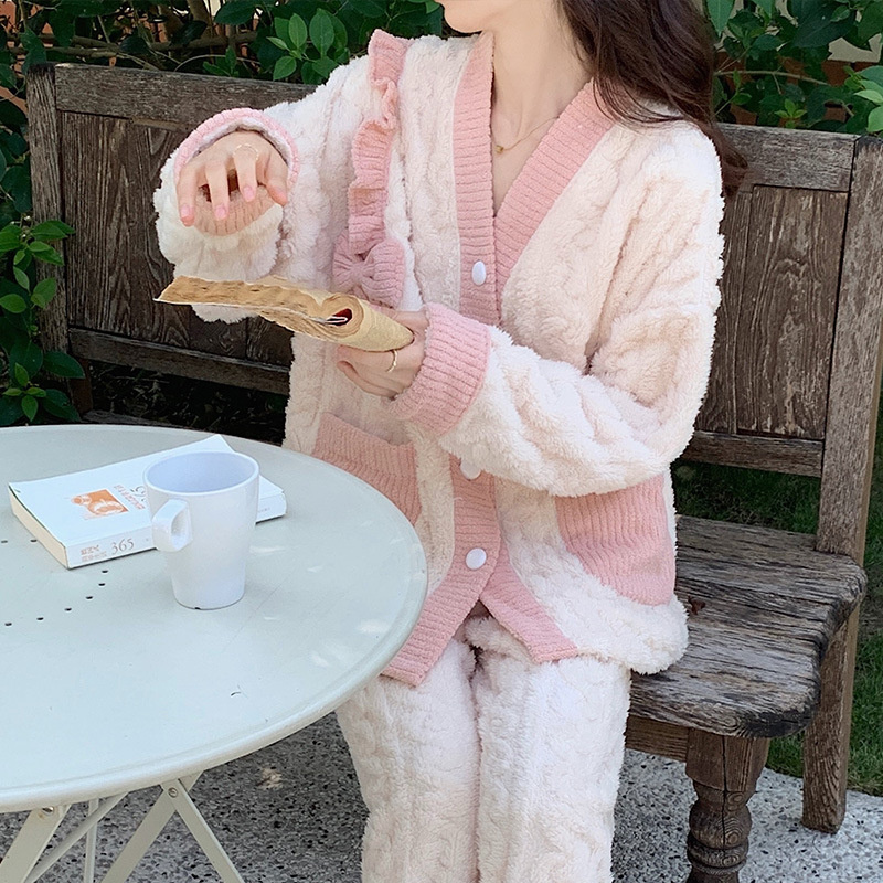 Home Apparel Winter New Style Coral Velvet Pajamas For Women Thickened Plush Warm Sweet Lazy Wind Can Be Worn Out Of The Home Suit Factory Direct Sales