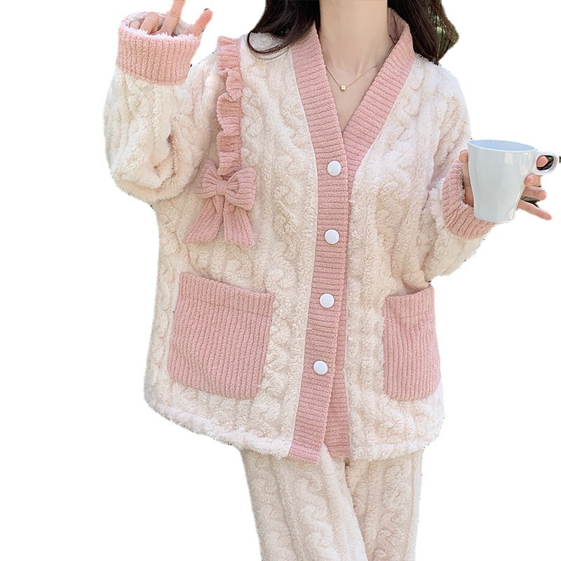 Home Apparel Winter New Style Coral Velvet Pajamas For Women Thickened Plush Warm Sweet Lazy Wind Can Be Worn Out Of The Home Suit Factory Direct Sales