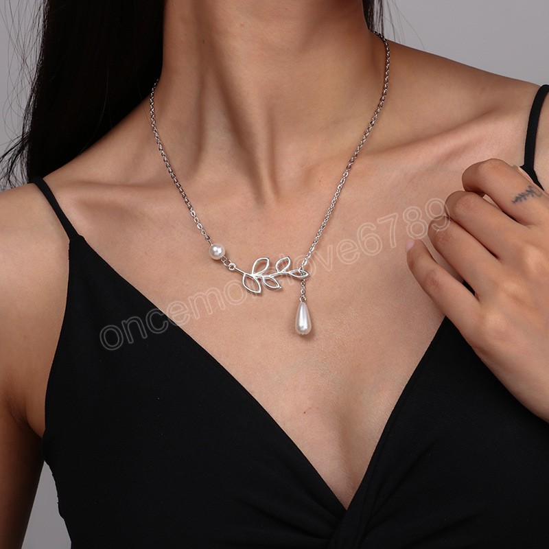 Bohème Vintage Simple Casual Creux Feuille Blanc Simulé Perle Goutte D'eau Pendentif Collier Clavicule Chaîne Bijoux