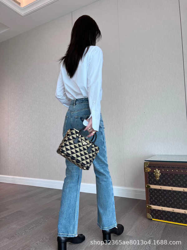 Women's Jeans designer New Back Pocket Triangle Decorative Wash High Waist Wide Leg Fashion Versatile T1XZ