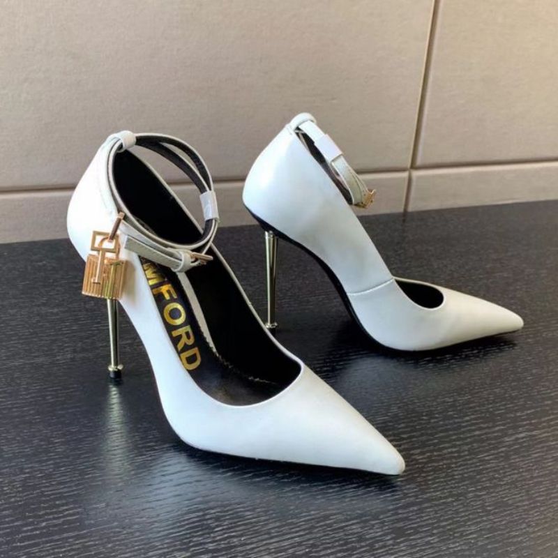 Chaussures habillées en denim pour femmes Designer de luxe Serrure en métal décorer Boucle orteils pointus pompes cuir de vachette talons dorés chaussures d'usine à talons hauts