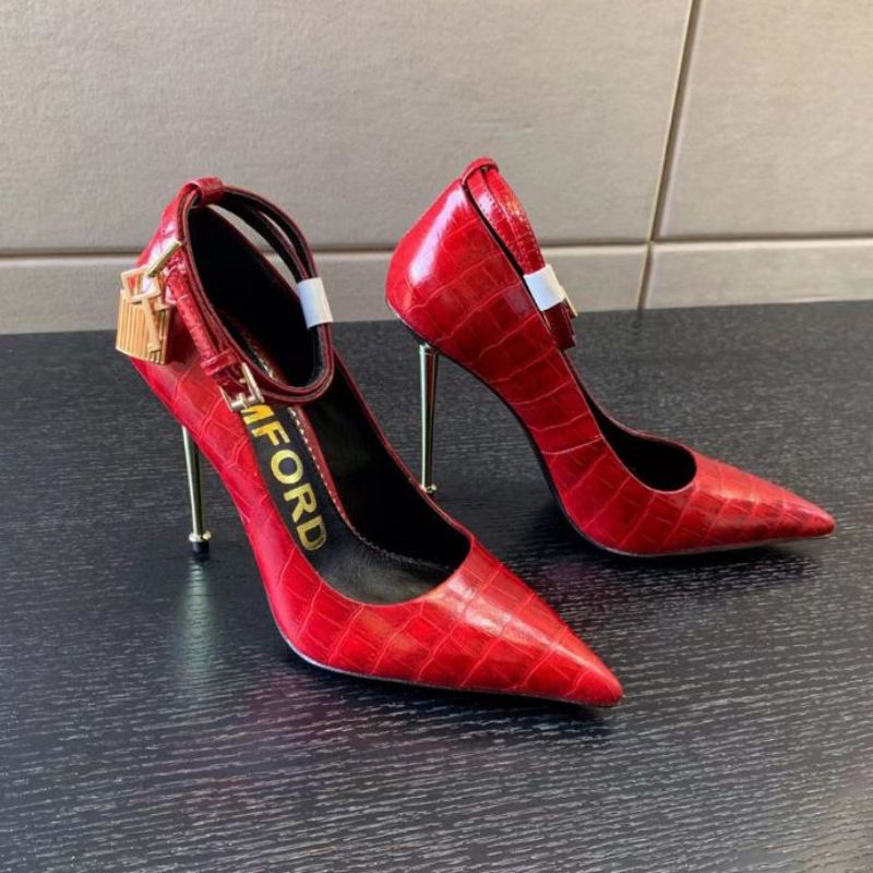 Chaussures habillées en denim pour femmes Designer de luxe Serrure en métal décorer Boucle orteils pointus pompes cuir de vachette talons dorés chaussures d'usine à talons hauts